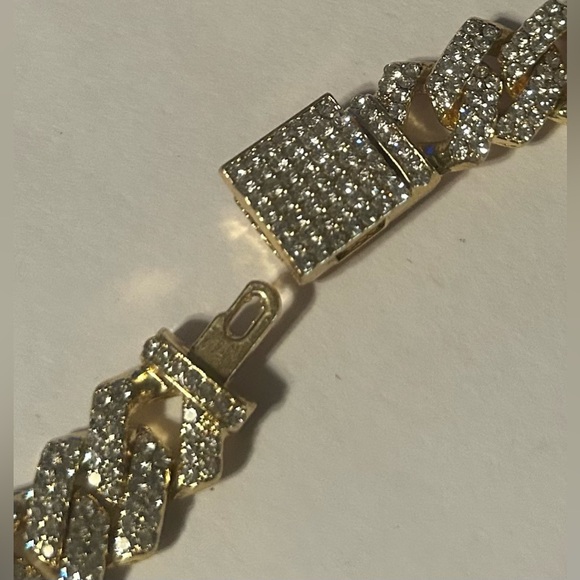 Dazzling Gold Women's Bracelet With Clear Crystal Accents - Picture 9 of 11